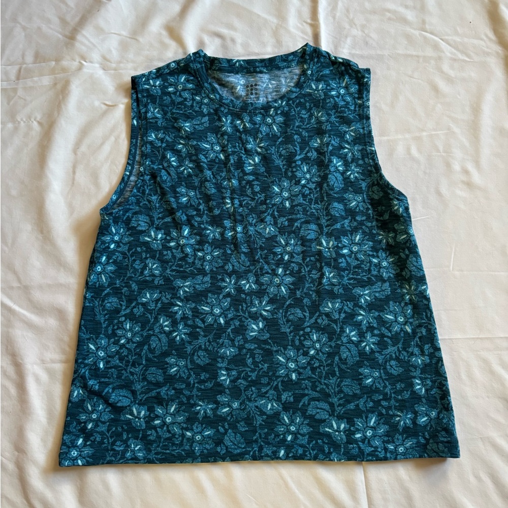Title Nine women’s Ravine muscle tank size small